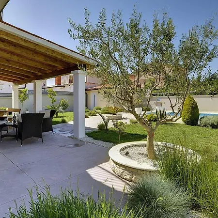 Holiday home Iva