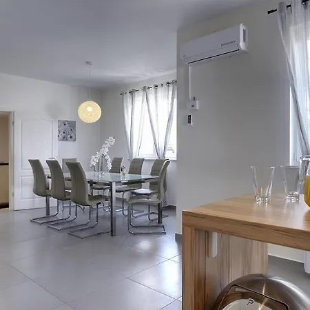 Iva Holiday home *